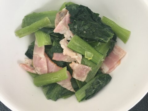 お弁当に小松菜とベーコンの炒め物